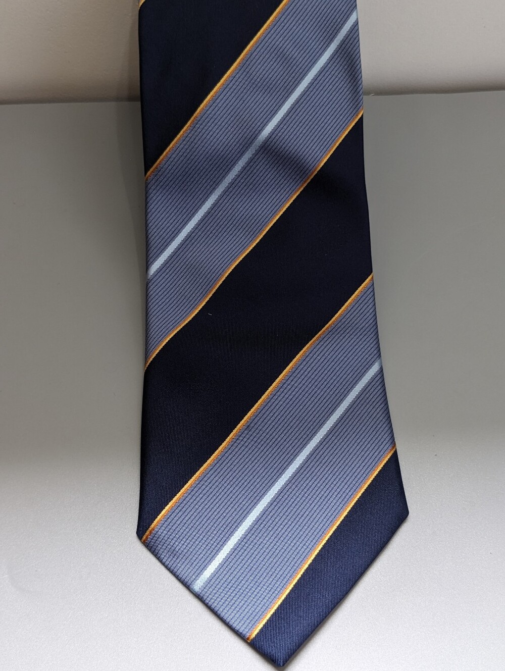 Hugo Boss Made In Italy Silk Tie Blue Stripe Pattern Mens Classic Style Luxury